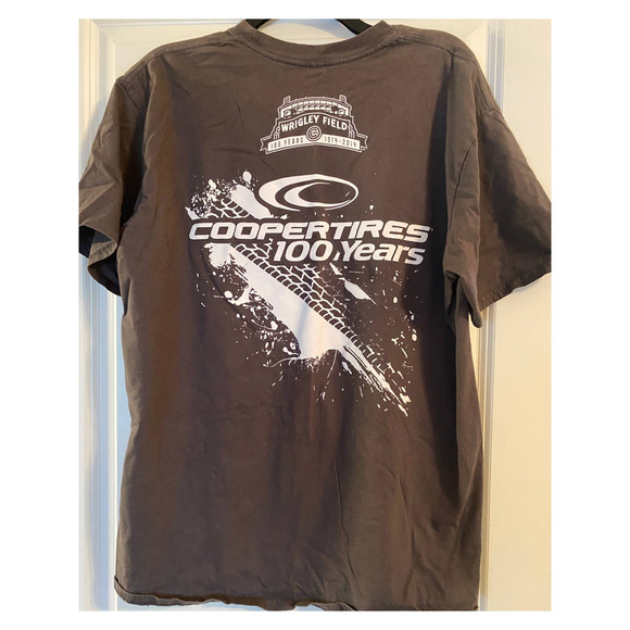 Anvil Chicago Cubs Wrigley Field 10 Years Cooper Tires 1914-2014 Size XL - Picture 3 of 5